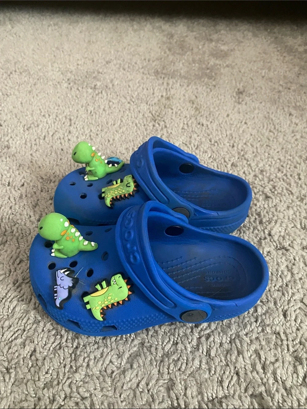 CROCS Kids Blue Clogs with Green Dinosaur Jibbitz size C8